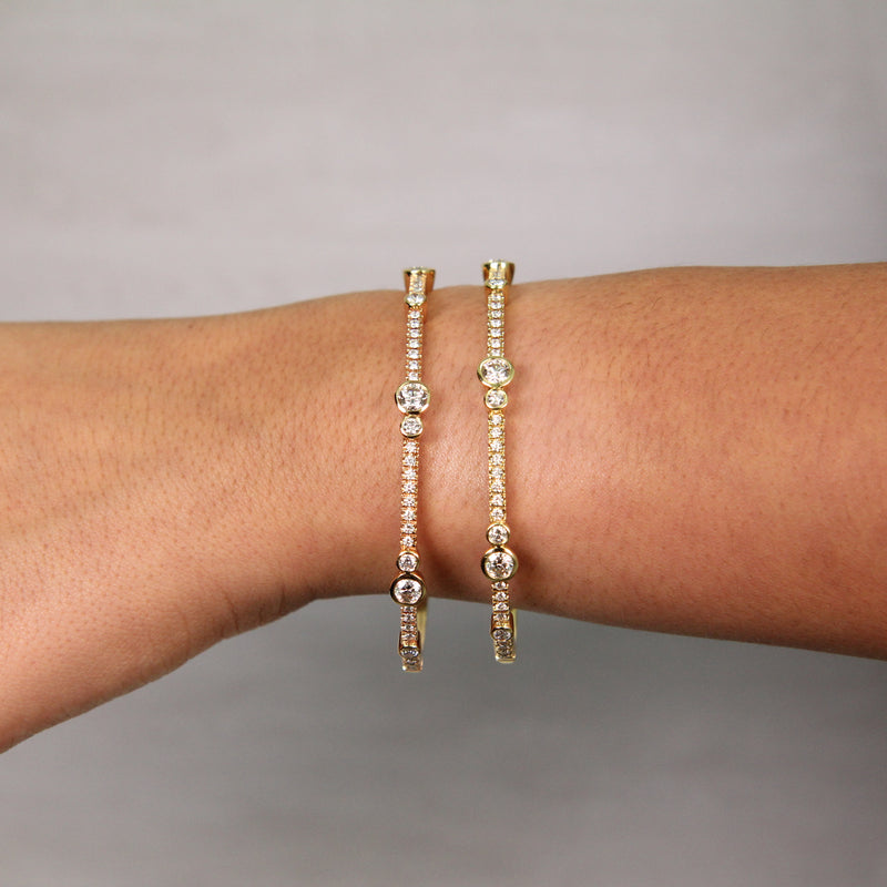 Round Brilliant Alternating Bezel Set Diamond Bangle - R&R Jewelers 